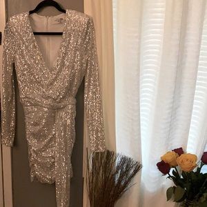 Sparkly Sequin Detailed Long Sleeve Mini Dress